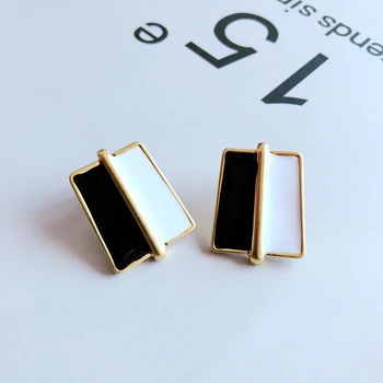 

New Fashion Black And White Mixed Enamel Geometric Clip Earring