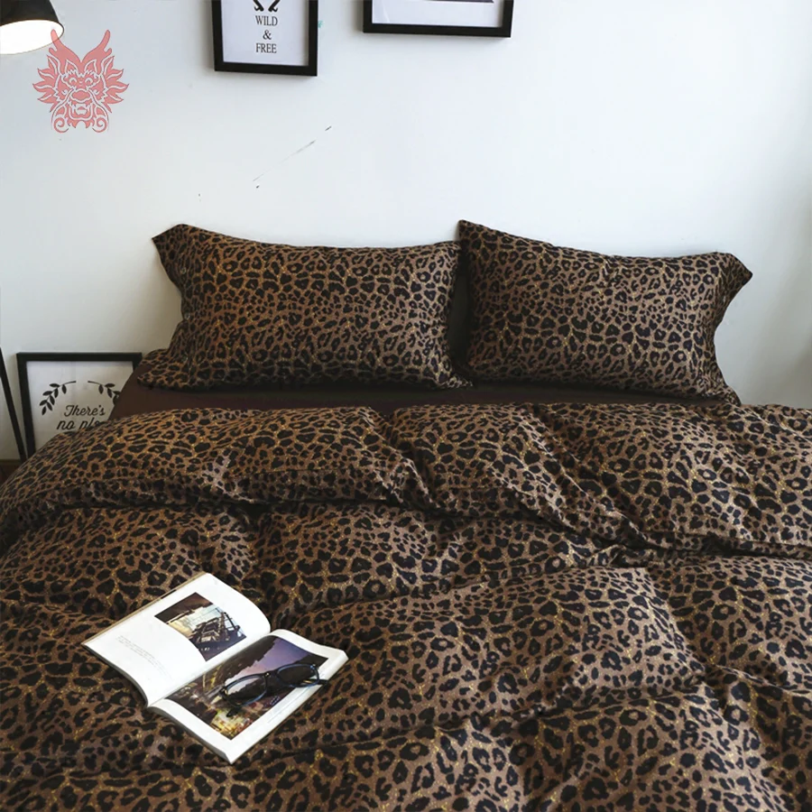 Леопард кпб. Леопардовая кровать. Плед леопард. Леопардовый плед. Леопардовая кровать.