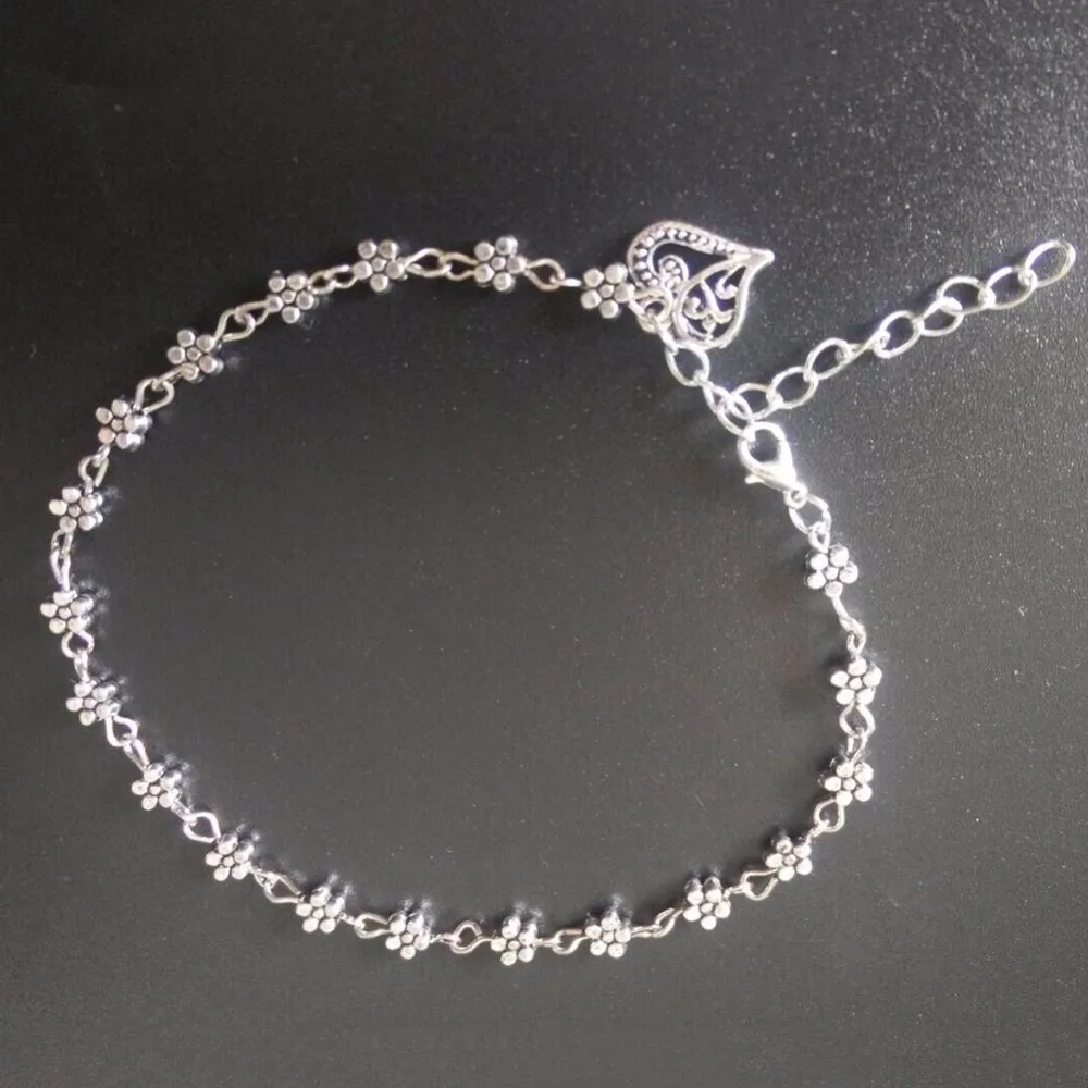 267566_no-logo_267566-0-05