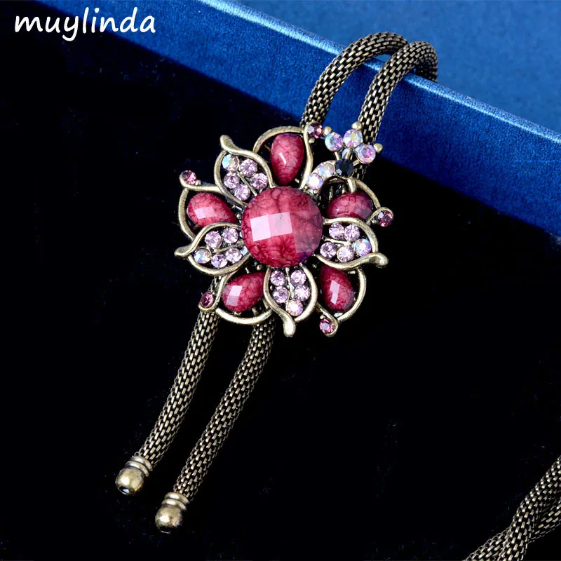 

Retro Charm Peacock Necklace Jewelry Antique Women Flower Sweater Necklace Long Chain Costume Accesories For Women