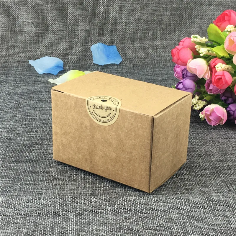 

New Product 24Pcs/Lot Small Doll Gift Box Kraft Paper Cardboard With Stickers Cuboidal Three Dimensional Case Support Wholesale