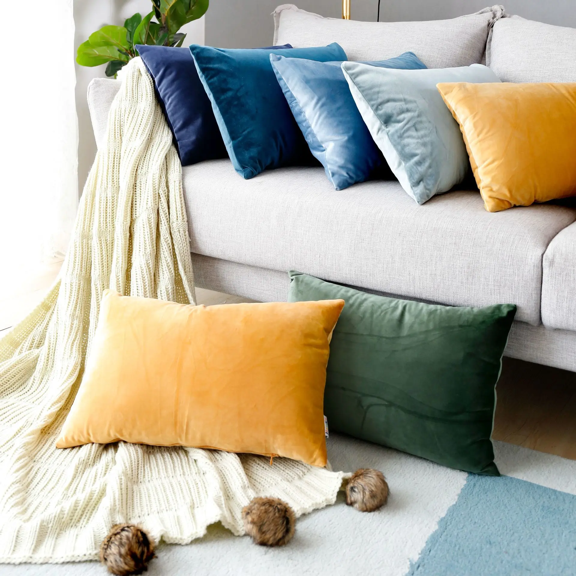 

High Quality Furniture Adornment Cushion Cover Solid Color Cover Velvet Waist Pillow Cover Sofa Cushion