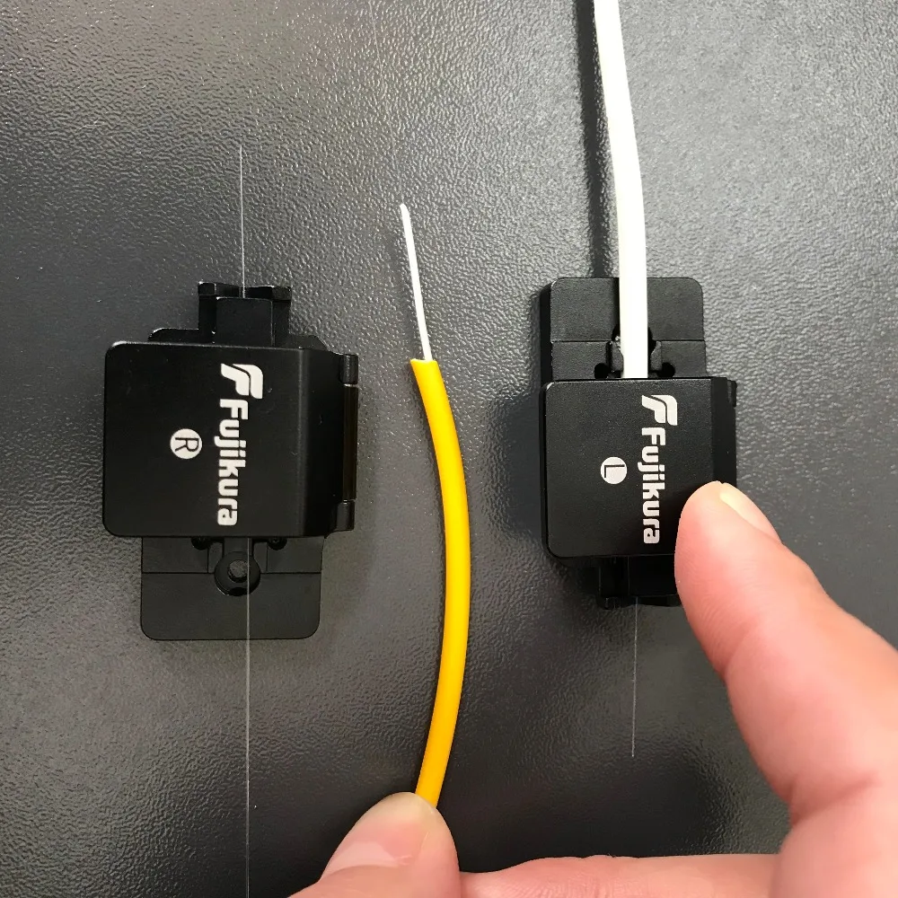 

3-in-1 Fujikura fiber fusion splicer FSM-60S FSM-70S FSM-22S 80S 62S 70R 60R 18S fiber holder 250um, FTTH / 900um fiber holder