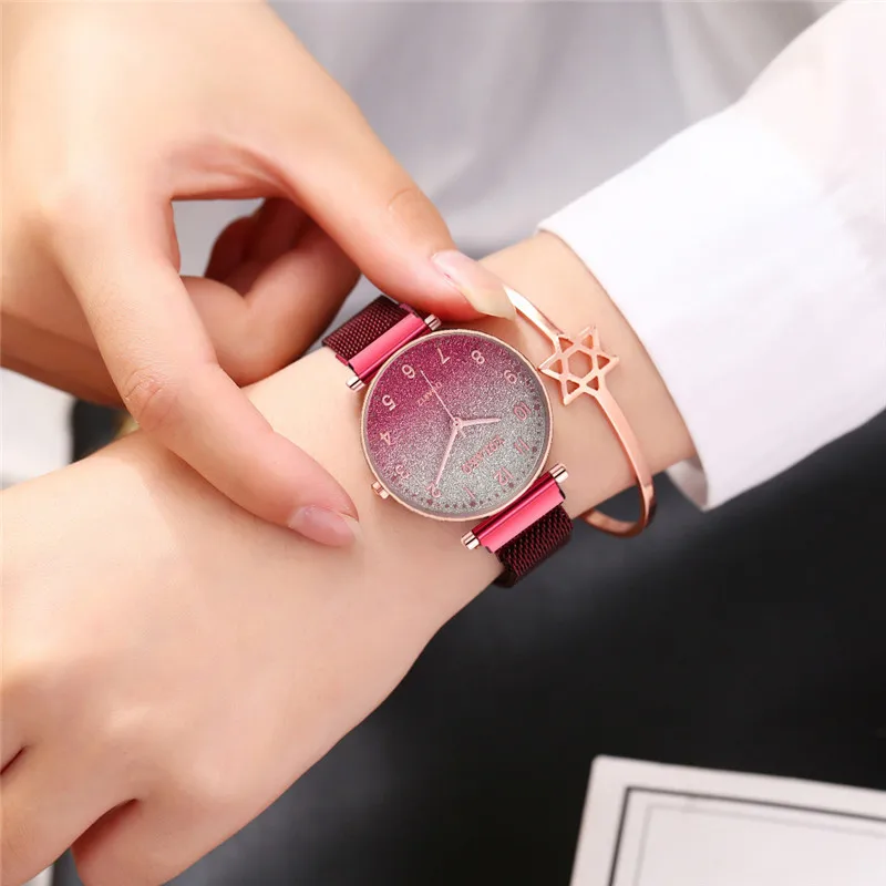 

2019 Luxury Red Ladies Quartz Magnetic Watch Simple Women Watches Women Starry Sky Rhinestone Clock Waterproof Clock xfcs