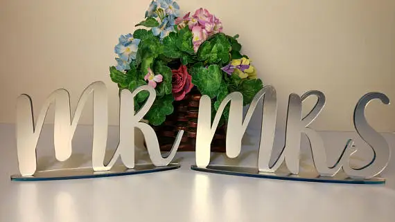 

Personalized Mr and Mrs Signs, Mr Mrs Decor, Name Plaque, Custom Wedding Name Signs, Name Plate, Bridal Decor, Family Signs