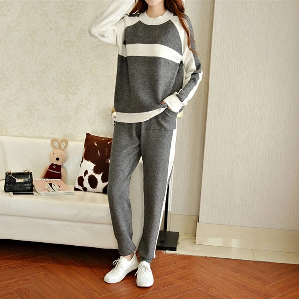 

2018 Spring new fashion mink velvet knitted suit round neck blush sweater + trousers two casual suit female
