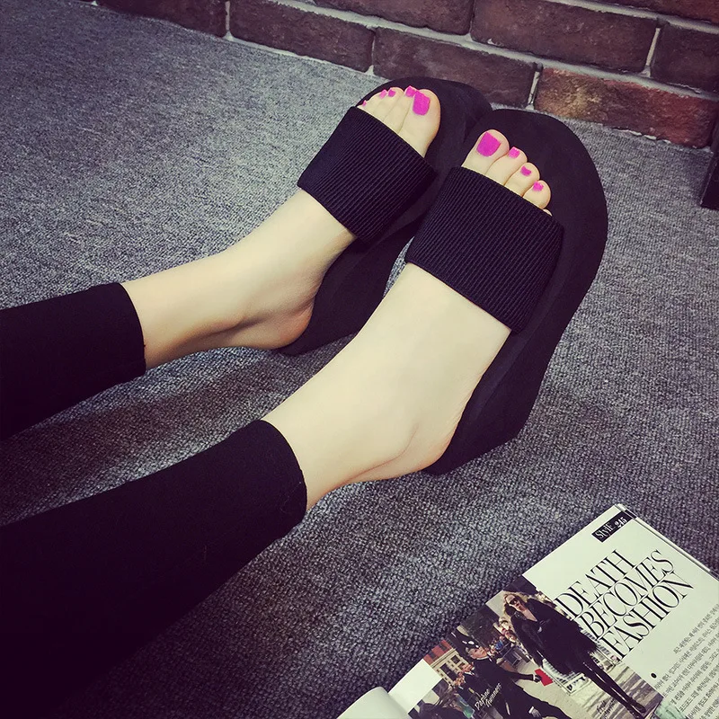 

New Fashion Slippers Women Platform Wedge Ladies Beach Flip Flops Slippers