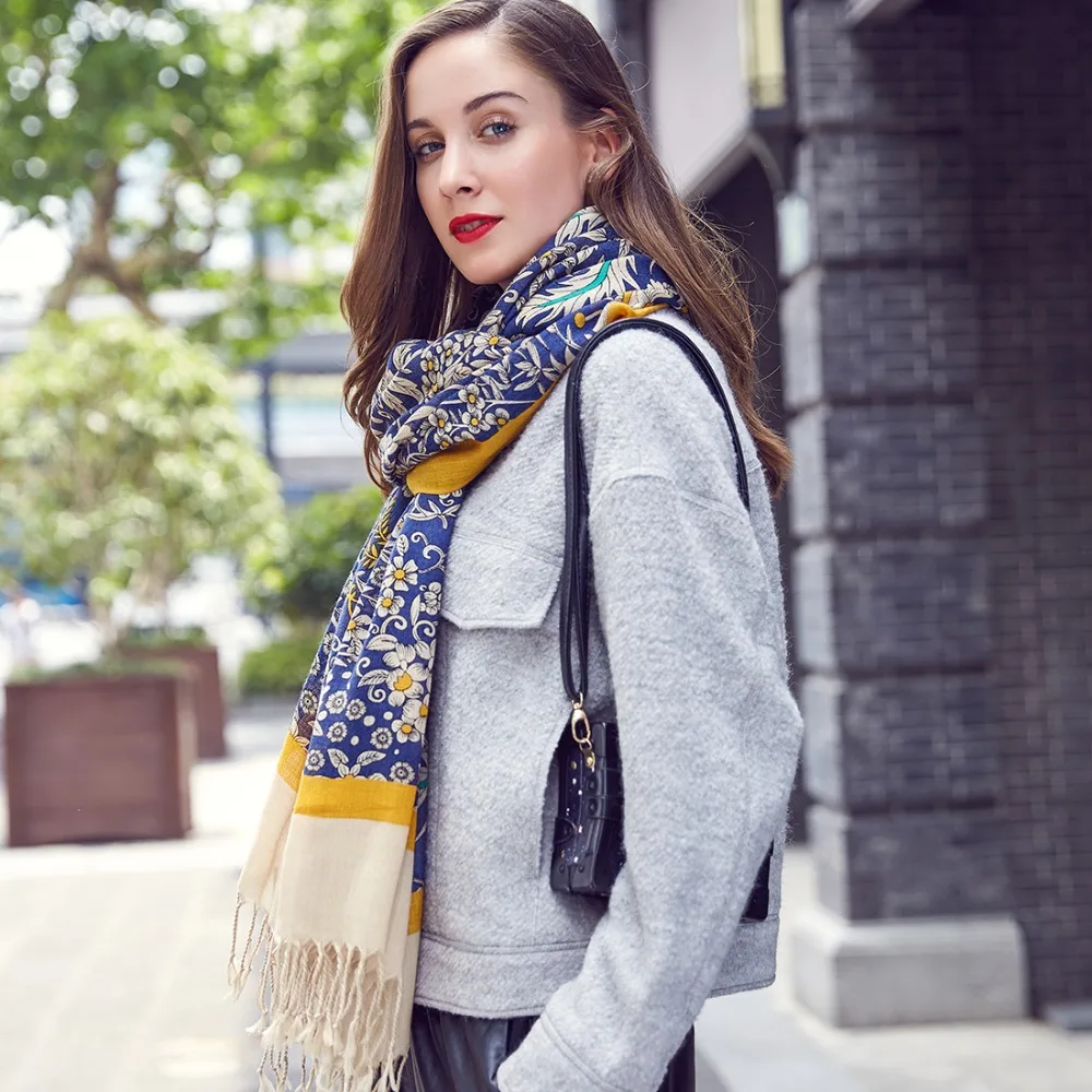 

100% Wool Square Head Scarves Women Elegant Lady Carf And Warm Shawl Long Animal Print Stoles Bandana Scarf Hijab Beach Blanket