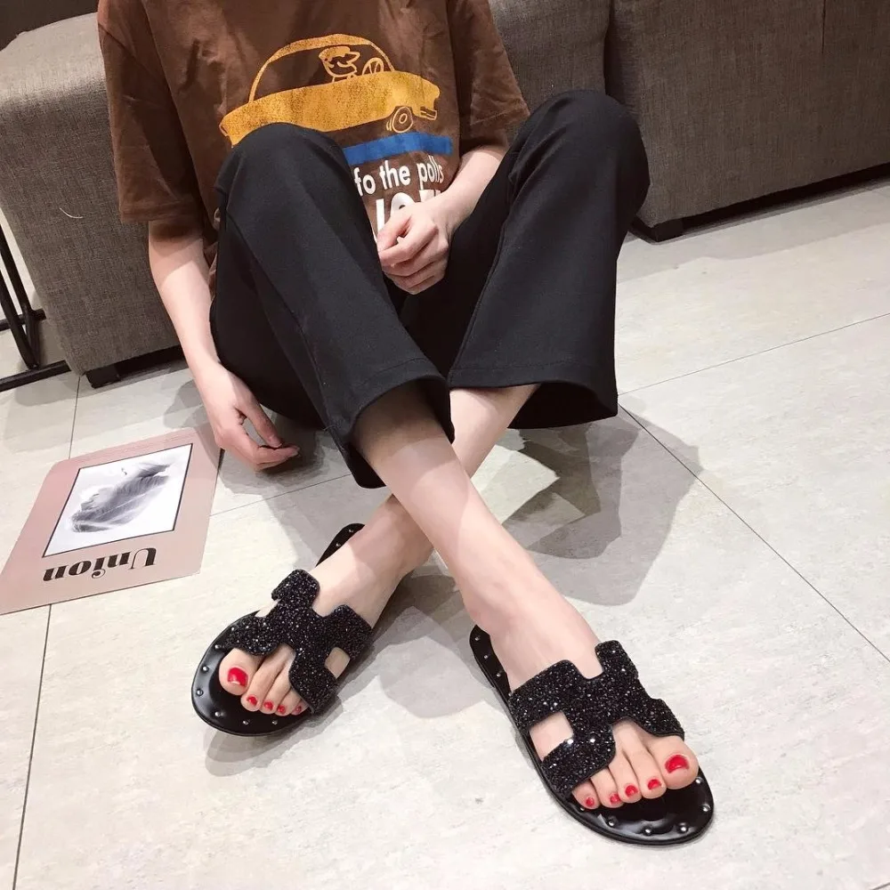 

2019 Summer Ladies Outside Slippers Fashion Bling Casual Handmade Shoes Women Low Heels Slip-On Flats Sequined Cloth Slippers