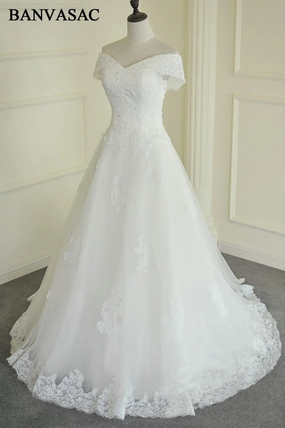 

BANVASAC 2018 Boat Neck A Line Lace Wedding Dresses Short Cap Sleeve Appliques Plus Size Sweep Train Bridal Gowns