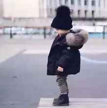 2017 новый ребенок хлопка-ватник девушки зимнее пальто большой меховой воротник пальто 2-7 лет Красный черный