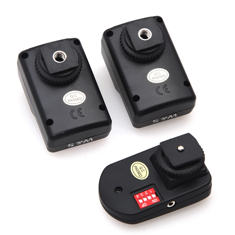 16 Channels FM Radio Wireless Flash Synchronizer/Trigger PT-016GY with 2 Receivers for Canon Nikon Pentax Olympus