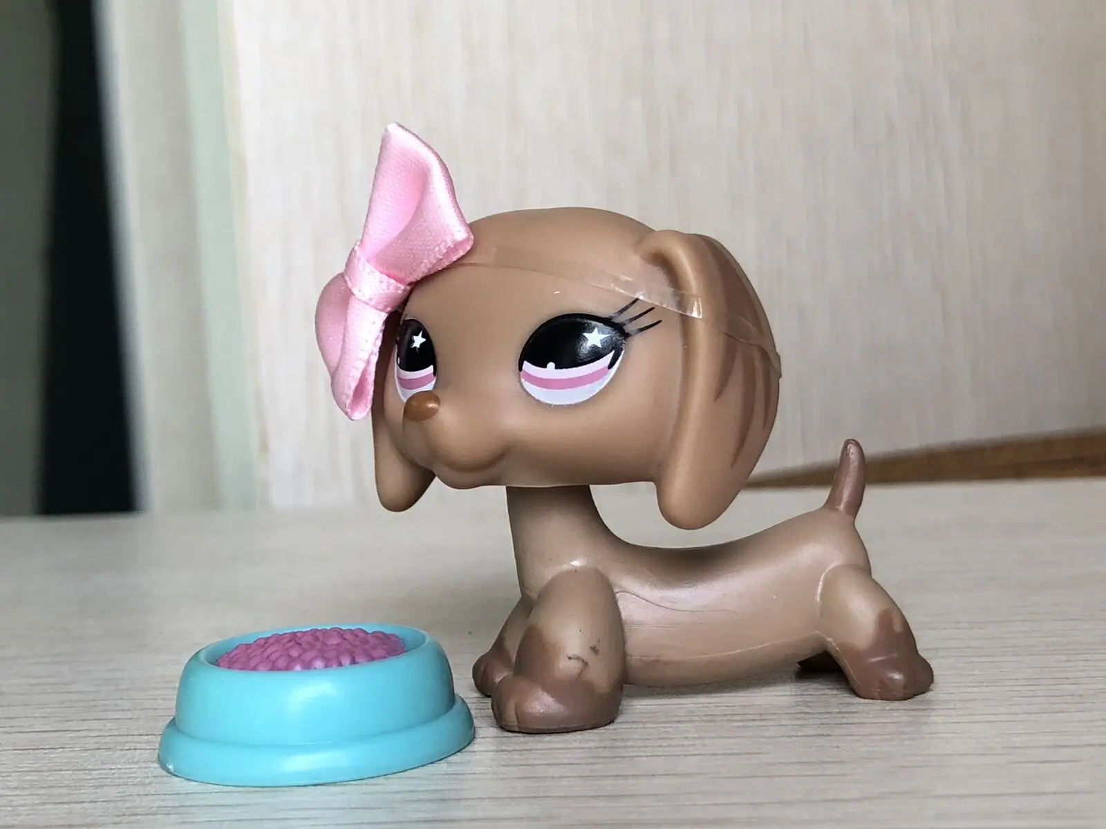 

Pet Shop Dachshund Sausage Dog #932 Littlest With Accessories Collection