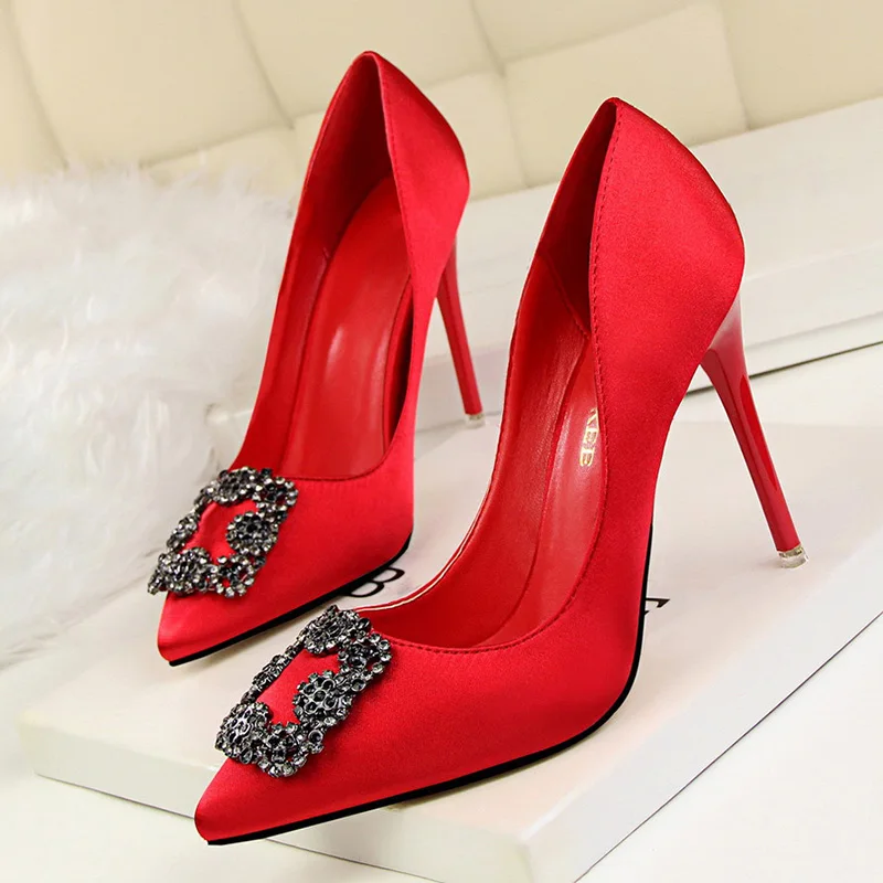 LAKESHI 2019 Rhinestone Silk Women Pumps Elegant High Heels Sexy Women Heel Shoes Pointed Toe Ladies Shoes Extreme Women Pumps LAKESHI 2019 Rhinestone Silk Women Pumps Elegant High Heels Sexy Women Heel Shoes Pointed Toe Ladies Shoes Extreme Women Pumps