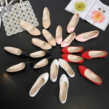 

Big yards of shoes in the spring of the four seasons of single shoes lighter flat female paint multicolor nurses work shoes