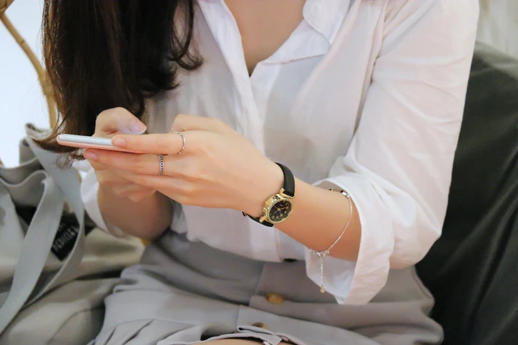 HOREDAR Vintage Gold Women Watch Top Luxury Brand Quartz Watches Women Simple Small Dial Wristwatch gift box relojes hombre 2017