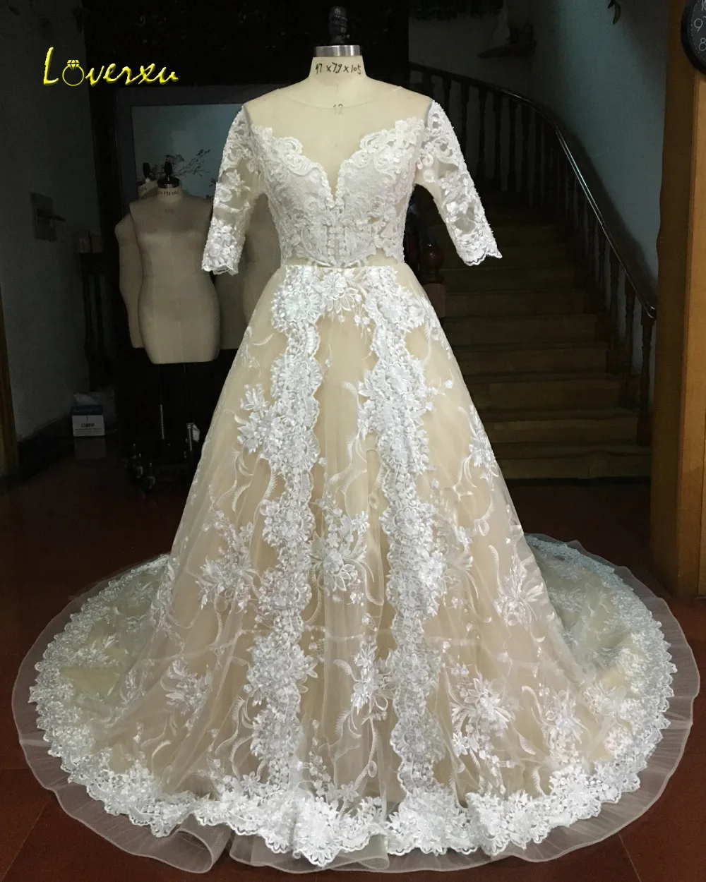 Loverxu Vestido De Noiva с длинным рукавом Цветочные подвенечные платья аппликации Часовня Поезд линии Boho недорогое свадебное платье плюс Размеры