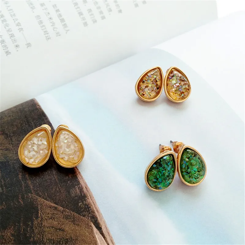 

Creative hot temperament of restoring ancient ways female fashion minimalism water flower color green earrings ear