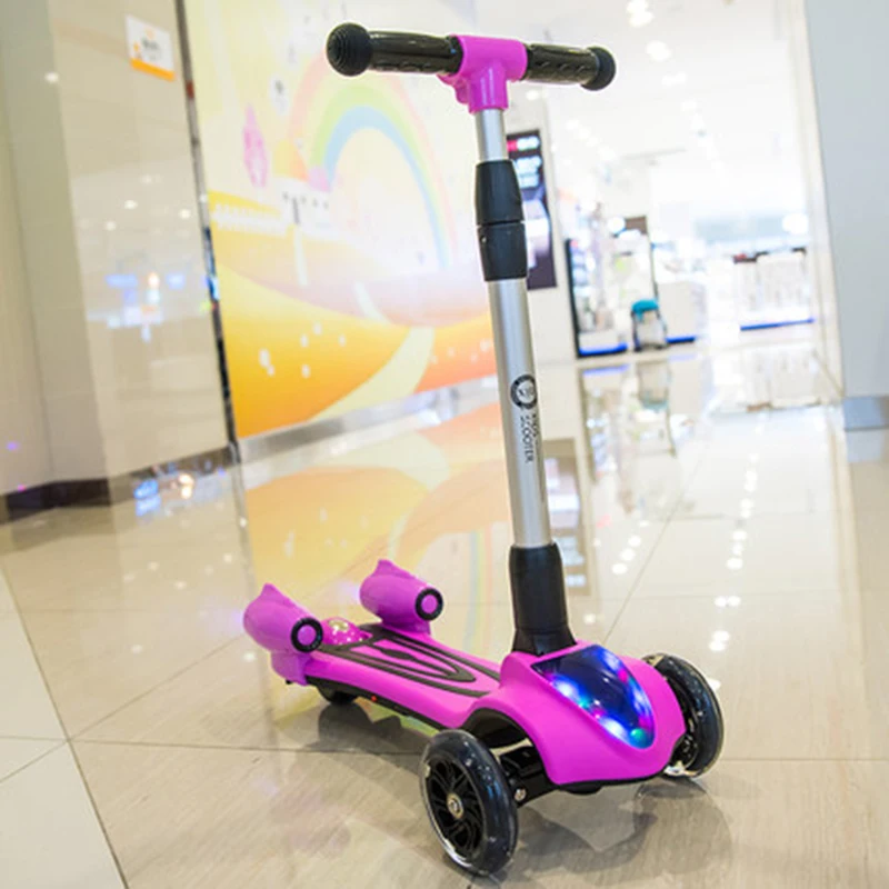Kids kick scooter new model LED light rocket shape charging spray PU 3 wheel LED outdoor sports bodybuilding spray scooter