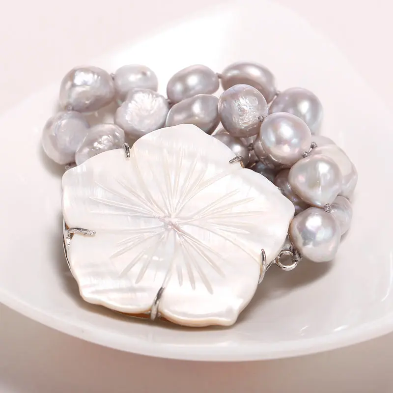 Baroque ThreadBeands Bracelet, 9 to 10 mm In Diameter, Beautiful Shells Beautiful Form Buttons, StyleRestoringAncient Ways