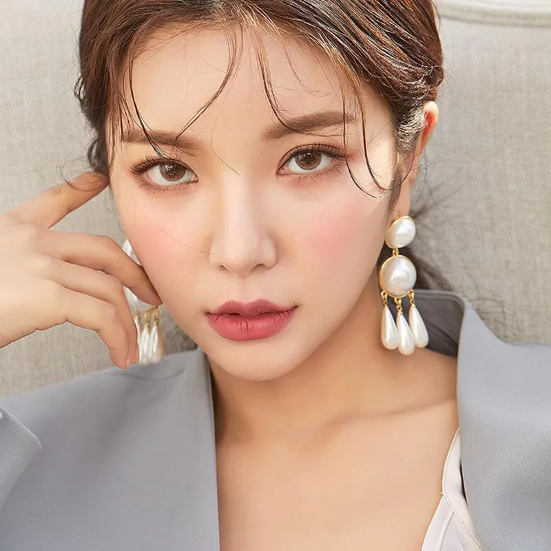 

Trendy Elegant Created Big Simulated Pearl Long Earrings Pearls String Statement Drop Earrings For Women Wedding Party Gift