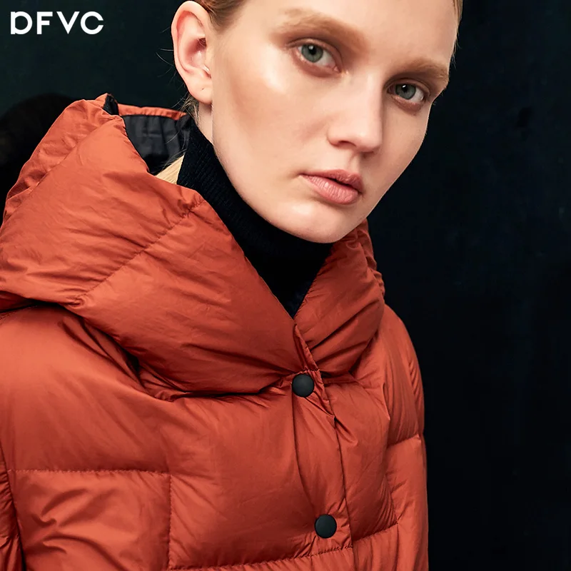 

2017 winter fashion loose hooded jacket cocoon knee long white eiderdown coat lady