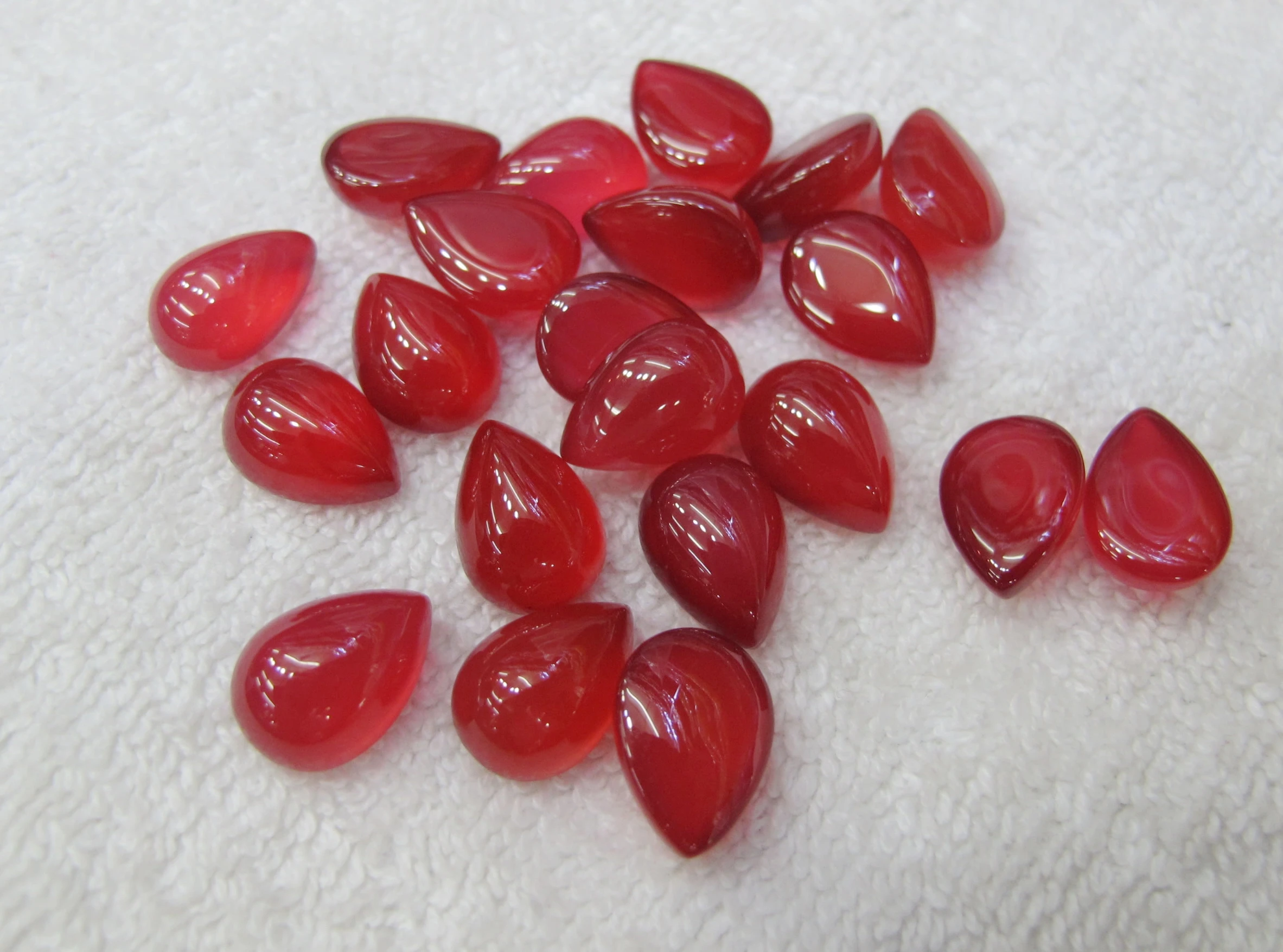 

Charming Ruby Red Carnelian Agate 8x12mm Pear Shape Cabochon 50pcs/lot Natural Gem Stone Jewelry Ring Cabochon