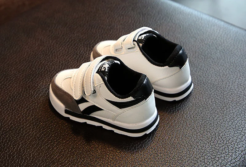 Kids Sneaker detail 8