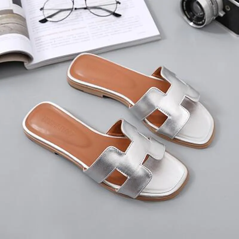 

2019 Summer H Letter W Slippers Fashion Flat Heel Home Bathroom Slip-resistant Slippers Female Beach Grag Sandals