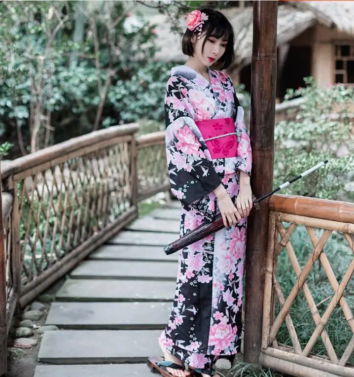 Pink Traditional Japanese Kimono Women Cherry Blossom Kimono In Asia