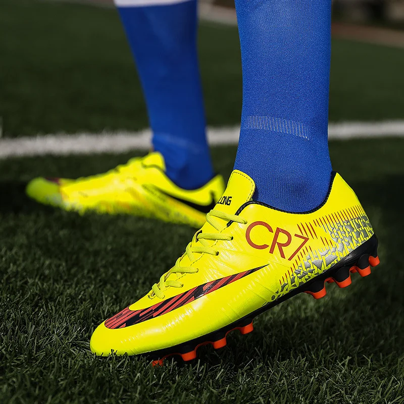 

2019 New Men Boys Kids Soccer Shoes Outdoor spikes Football Cleats Soccer Boots Youth Training Sneakers Sports Shoes Size 34-45