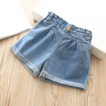 Шорты для маленьких девочек в Корейском стиле, сезон весна, новые платья для девочек, Короткие джинсы брюки Свернутый Край одним нажатием кнопки, эластичная резинка на талии, детские шорты, одежда для девочек