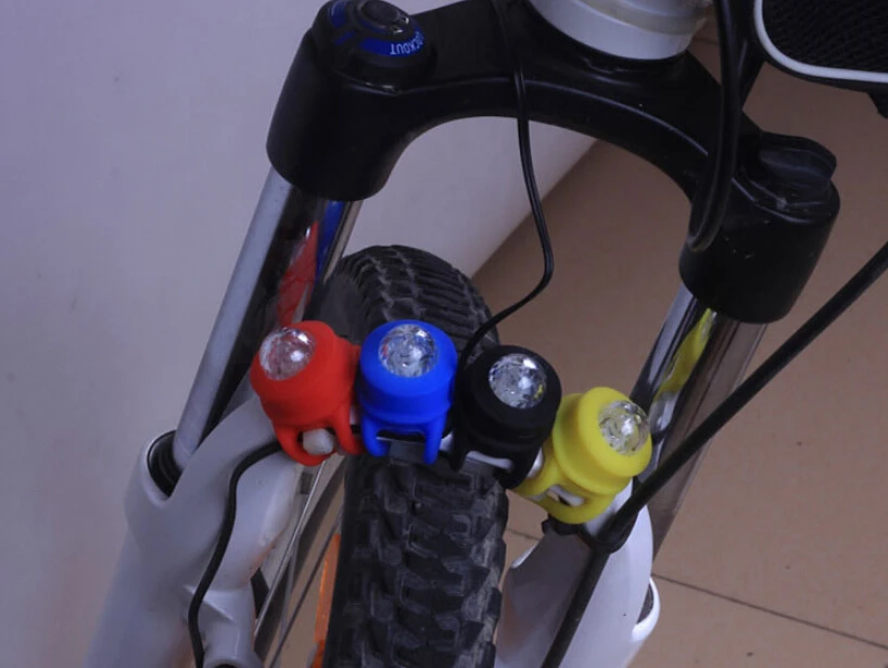 Best 1pcs Mini Waterproof Silicone mountain Bike Light Cycling Beetle Warning lights Front Rear Tail Lamp Bicycle light BL8211 4 Best 1pcs Mini Waterproof Silicone mountain Bike Light Cycling Beetle Warning lights Front Rear Tail Lamp Bicycle light BL8211 4
