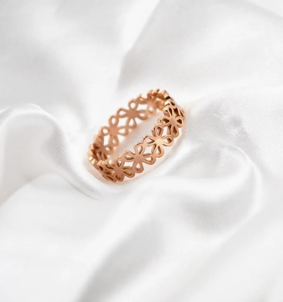 

TYME 2019 Hollow flowers rose gold color stainless steel rings for women girls, fashion geometric ring anelli aneis bague femme