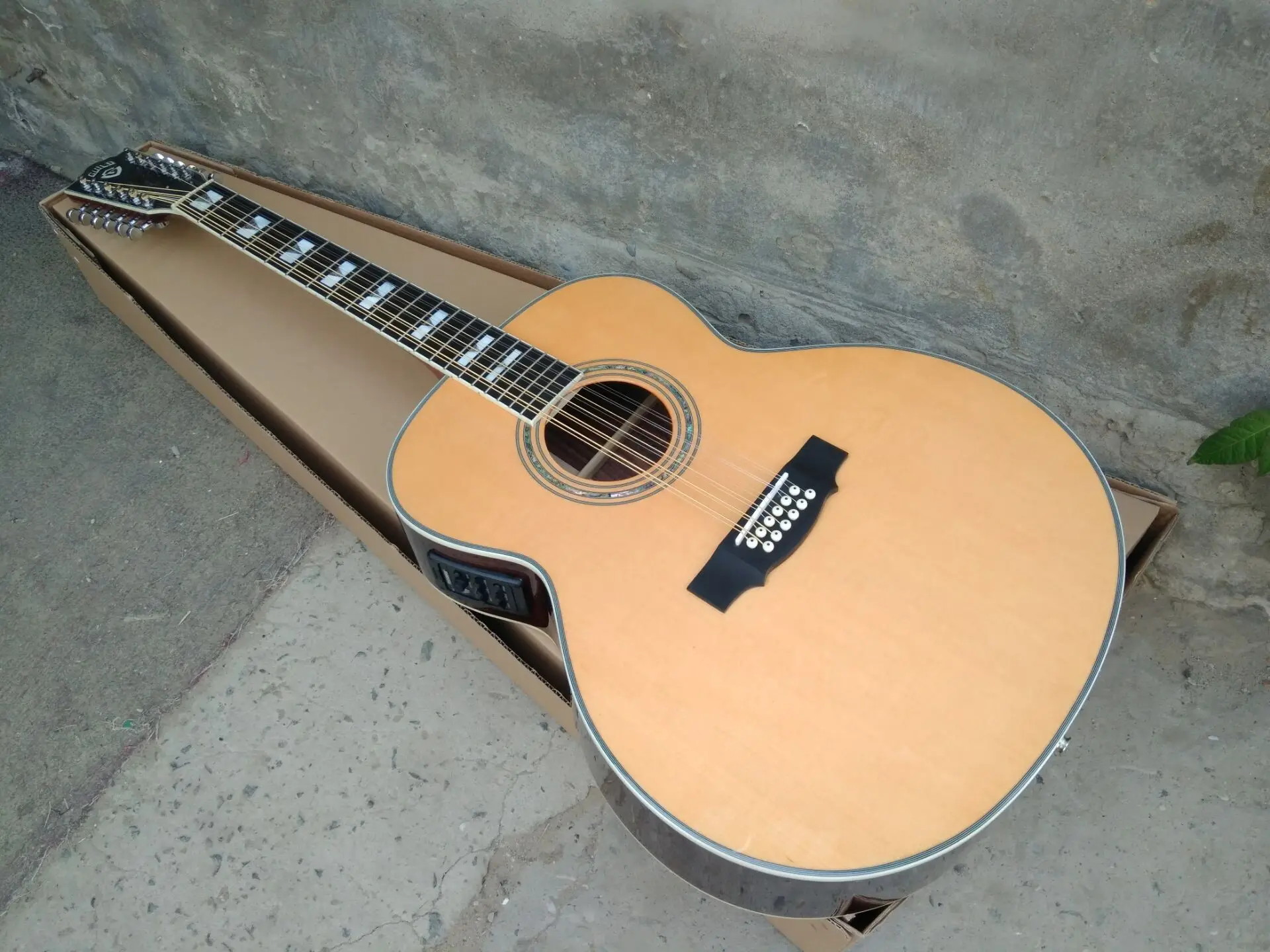 

upgrade free shipping AAAA quality yellow Jumbo 12-String solid Spruce rosewood back and side guild acoustic electric guitar