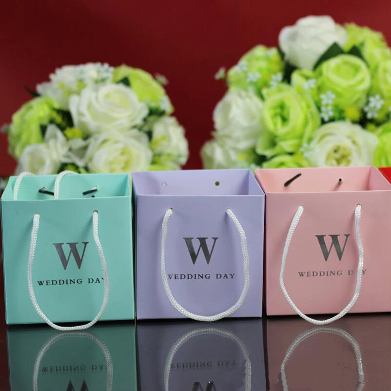 

10pcs/lot W Letter Square Handbag Candy Boxes Wedding Day Gift Bag Wedding Engagement Party Handbag Decoration