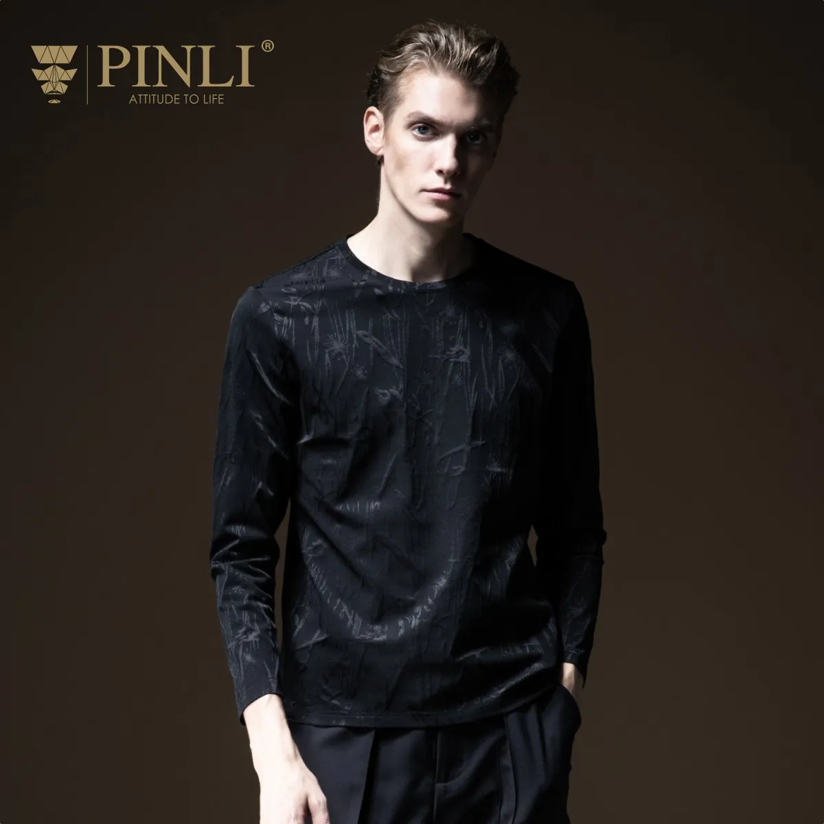 

Product Rushed Made Fall 2019 New Men's Cultivate Morality Round Collar Jacquard Long Sleeve T-shirt Popular Logo B193111086