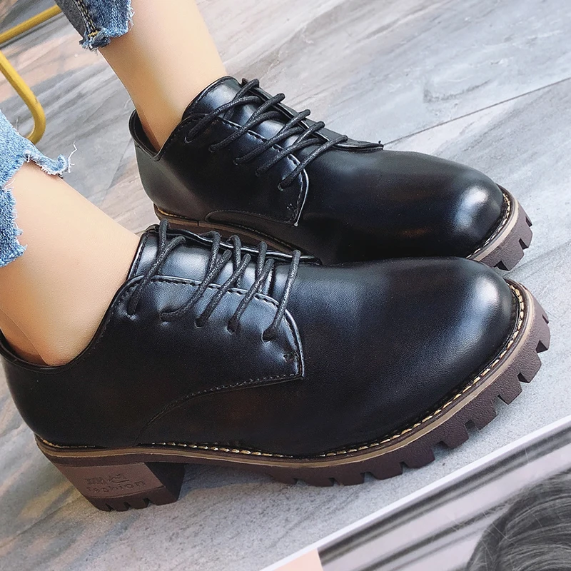 

Moxxy Retro Brogue Genuine PU Leather Woman Oxford Shoes British Style Vintage Cut-Outs Flat Shoes Casual Oxford Shoes for Women