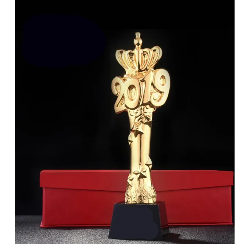 

Creative Star Crown 2019 Trophy Gold-plated Resin Trophy Custom Company Award Trophy Production Can Be Lettering M1561
