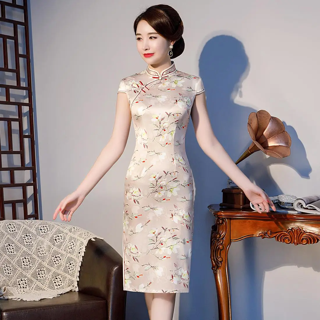 Вискозный Шелковый Для женщин Oriental шоу на сцене Cheongsam Плюс Размеры 3XL лето печати до колена Длина Qipao элегантный китайский вечернее платье - Цвет: Style 4