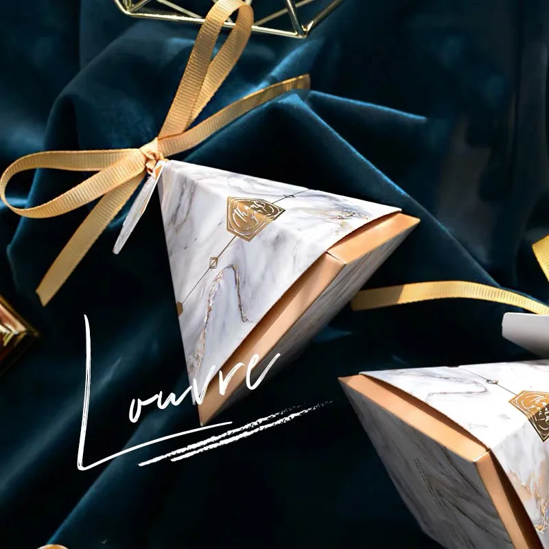 

Triangular Pyramid Candy Box Wedding Favors and Gifts Boxes candy Bags for Guests Wedding Decoration Party Supplies 10Pcs