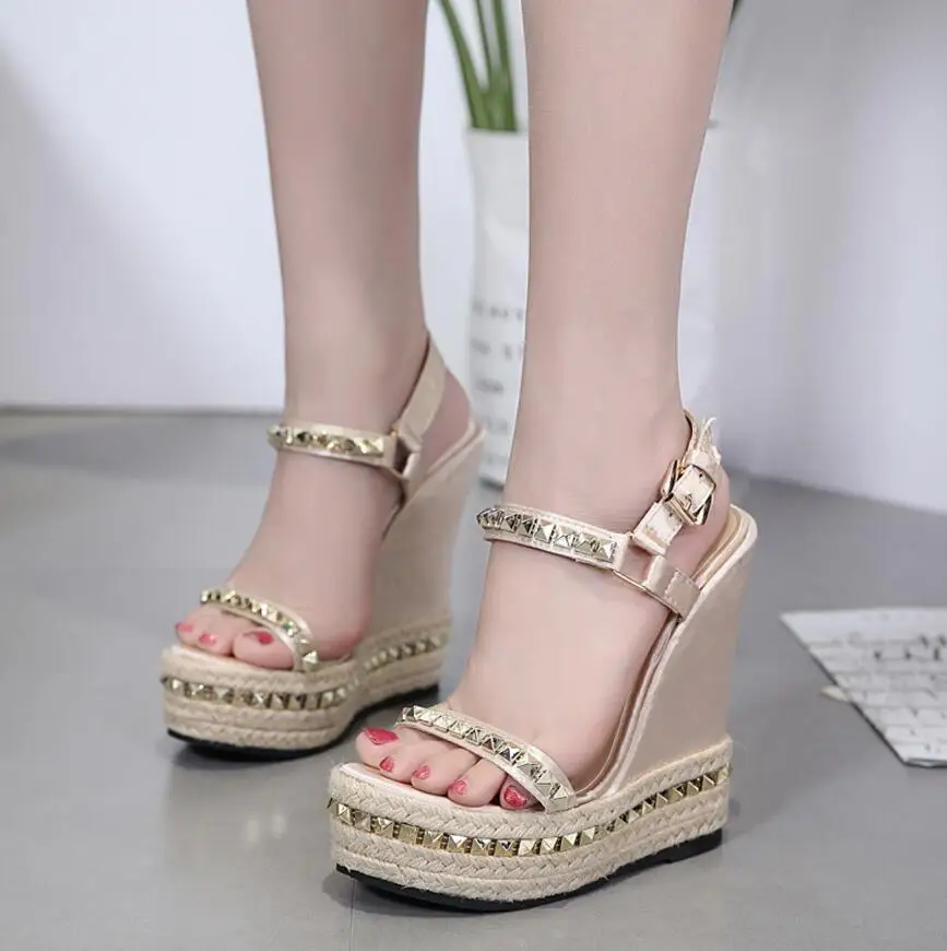

2018 Superior QualitySummer style comfortable Bohemian Wedges Women sandals for Lady shoes high platform open toe flip flops
