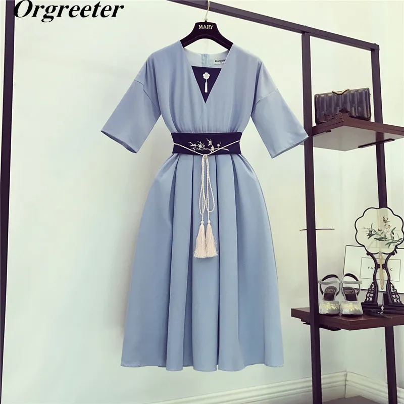 

2019 New Autumn Women's Embroidery Floral Long Dress Elegant Blue Half Sleeve Stand Tassel Chinese Style Dresses With Girdle