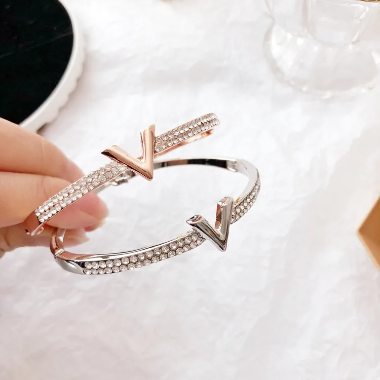 Luxury Jewelry Women Crystal V Bracelet Bangle Korean Fashion Trendy Geometric Exquisite Luxury Letter Bracelets