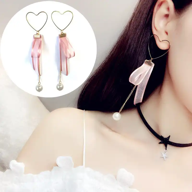Kimono stud earrings with tassels