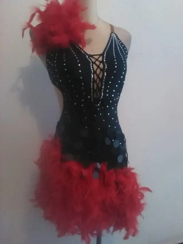 Стиль Костюмы для латиноамериканских танцев Танцевальный костюм пикантные Перо пайетки латинские танцы Конкурс платье для женщин ребенка латинские танцы платья S-L - Цвет: red