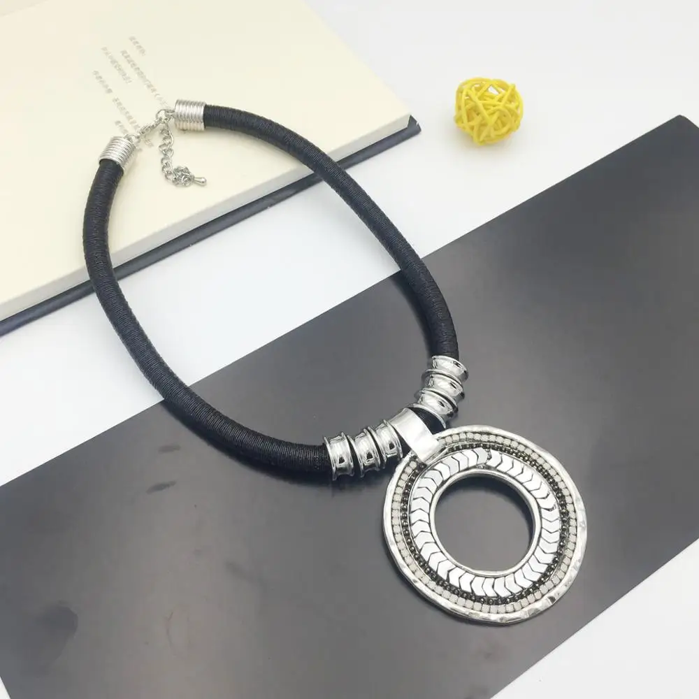 

Mrs win Fashion Metal Big Circle Necklace Sweater Chain Female Rhinestone Pendant Decoration Accessories High Quality