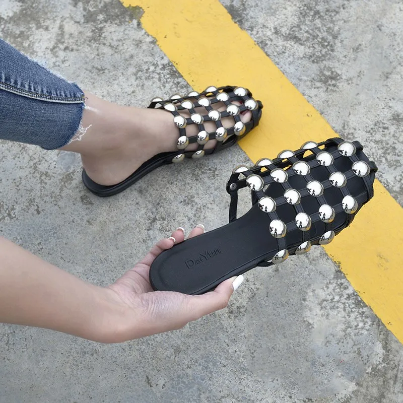 

2018 New Leather Flats Femal Slip-on Slippers Summer Outdoor Crystal Flat Shoes Women Large Size Flip Flop