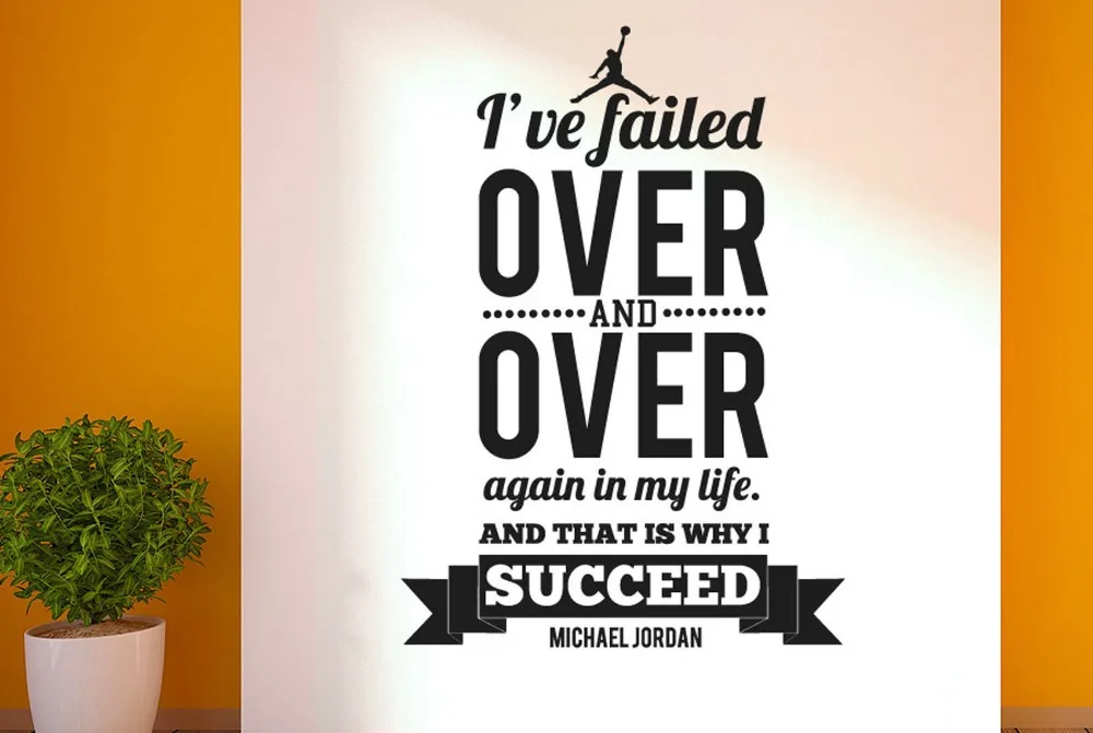 Цитаты джордана. I’ve failed over and over and over again in my life and that’s why i succeed”(michael jordan) цитата. To succeed. Failed in life. Мотивационная цитата майкла джордана.