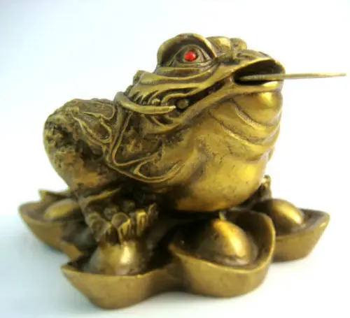 

Feng Shui Brass Money Frog For Abundance & Career Luck Frog statue M5011
